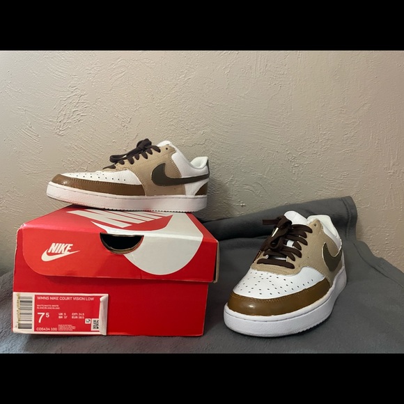 Custom painted shoes - Picture 4 of 7